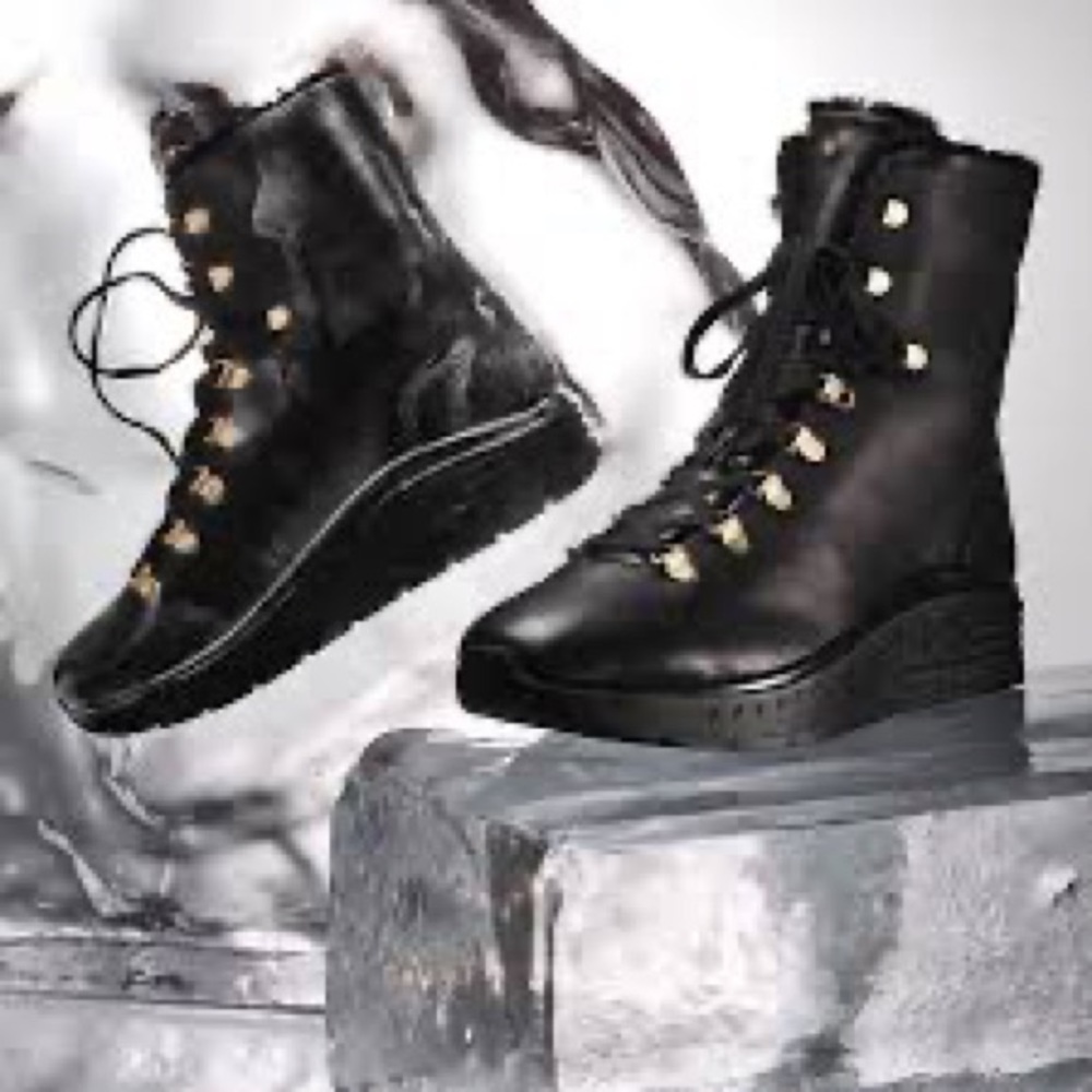 Stuart Weitzman OCEANE Lace Up Shearling Boots sz 7 NEW in original box! $750